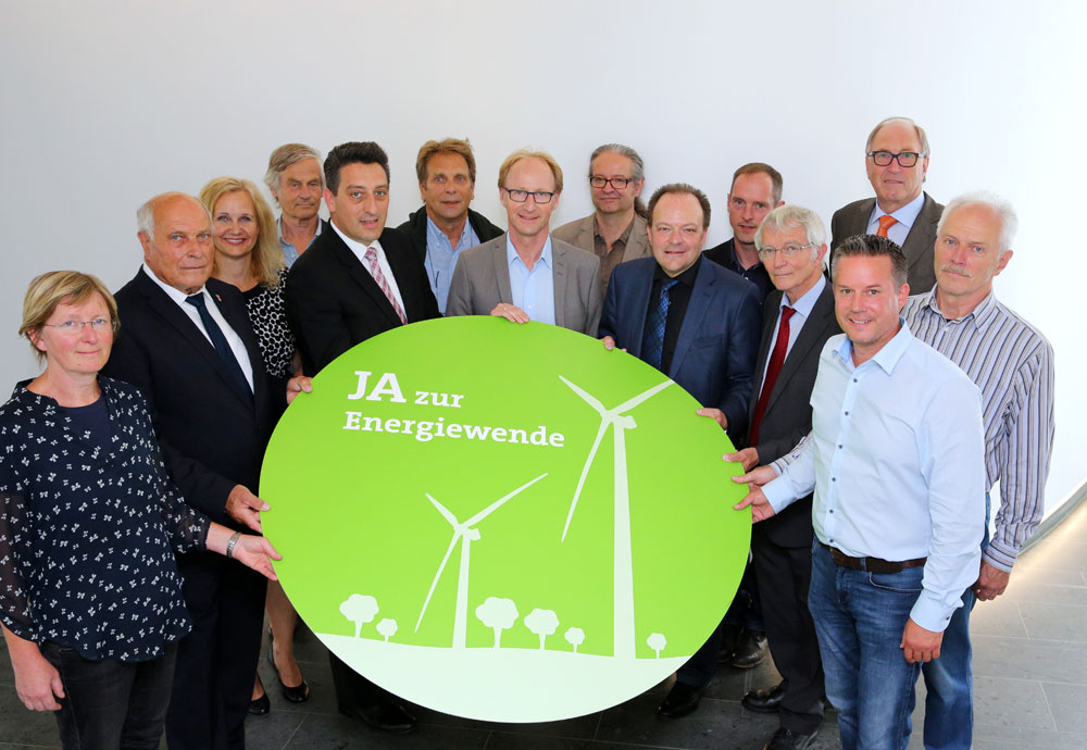 Vertreter nordhessischer Ergiegenossenschaften, Stadtwerke und Kommunen haben Anteile am Windpark Stiftswald bei Kaufungen von den Städtischen Werken aus Kassel erworben. Foto Andreas Fischer, (c) Städtische Werke AG